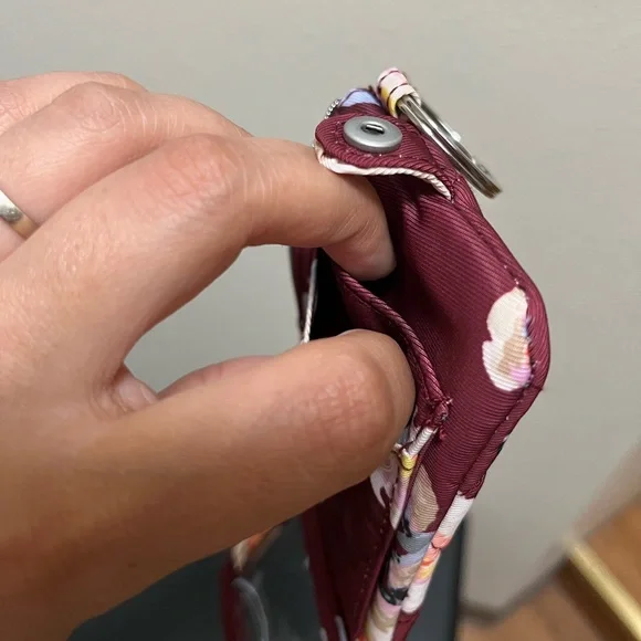 •VERA BRADLEY• RFID Deluxe Zip ID Case Blooms and Branches Burgundy Card Holder - Picture 7 of 9